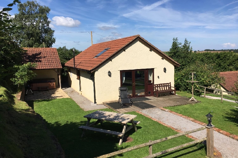 Click here for more about Walnut Cottage
