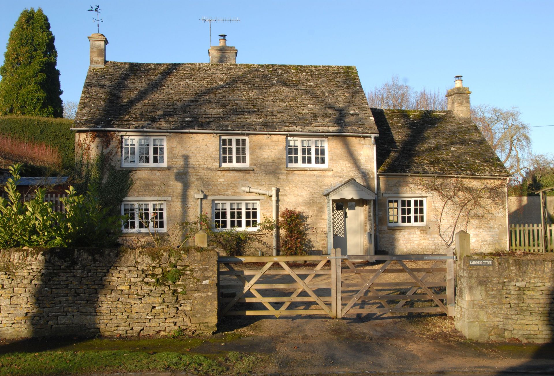 Click here for more about Gardeners Cottage