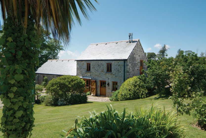 Click here for more about Tregadjack Barn