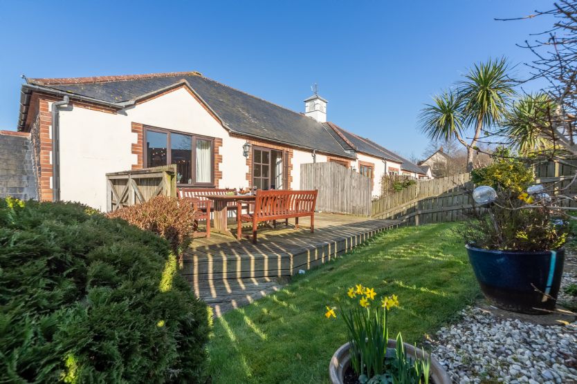 Click here for more about Keepers Cottage
