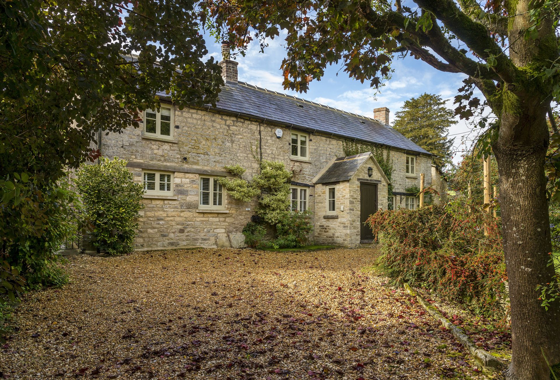 Click here for more about Yew Tree Cottage