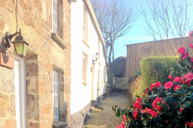 Click here for more about Angel Cottage