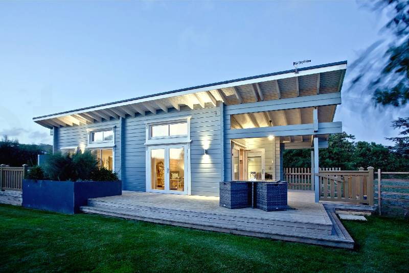 Click here for more about Cutterbrough, Great Field Lodges