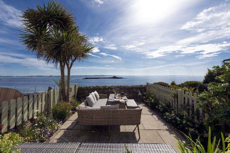 Click here for more about Mariners Cottage