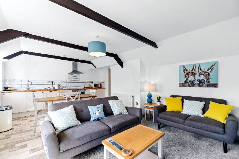 Click here for more about Horseshoe Cottage, Arrowan Common Farm