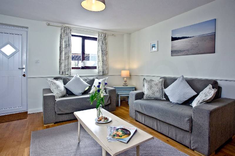Click here for more about The Cwtch Cottage, East Thorne