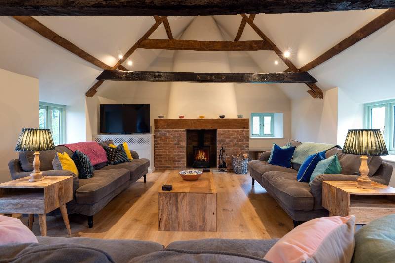 Click here for more about Apple Loft, Dillington Estate 