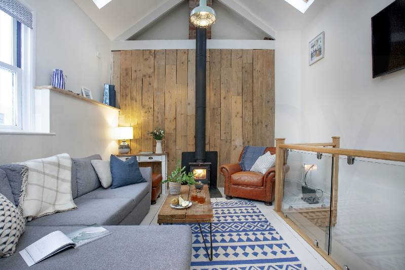 Click here for more about Birdcage Cottage