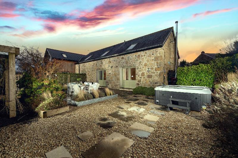 Click here for more about The Haybarn