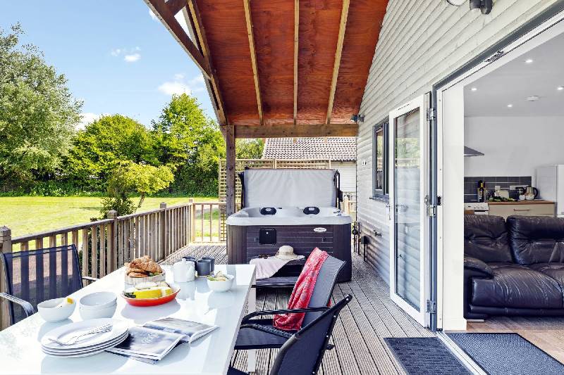 Click here for more about Woodpecker Lodge, Redlake Farm