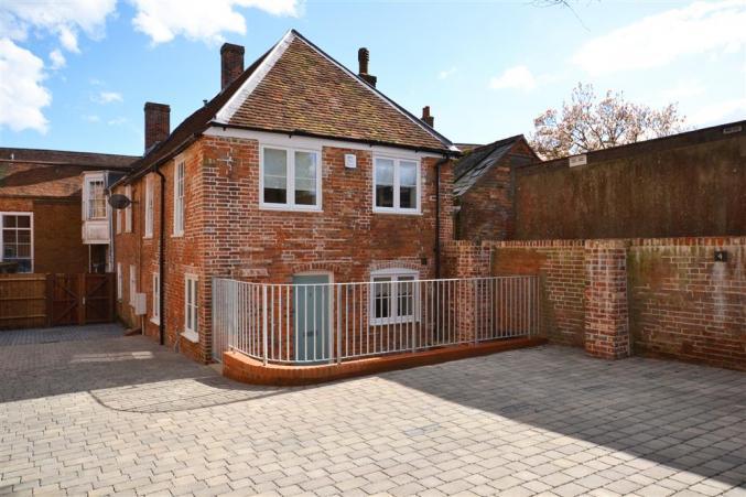 Click here for more about Saltbox Cottage