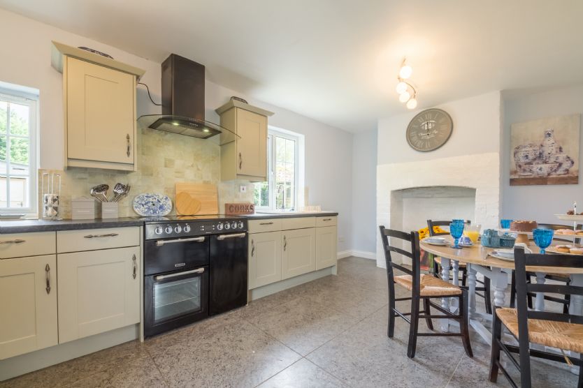 Click here for more about Thompsons Cottage