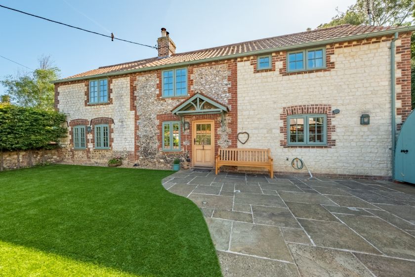 Click here for more about Pine Cottage