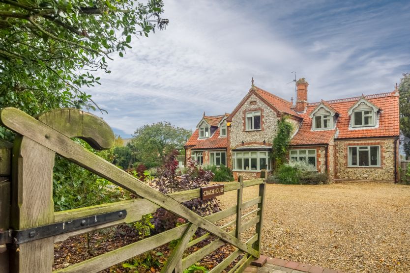 Click here for more about Coach House (T)