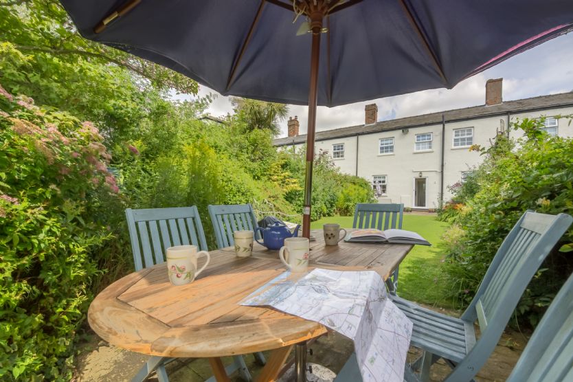 Click here for more about Poppy Cottage (Docking) (2)