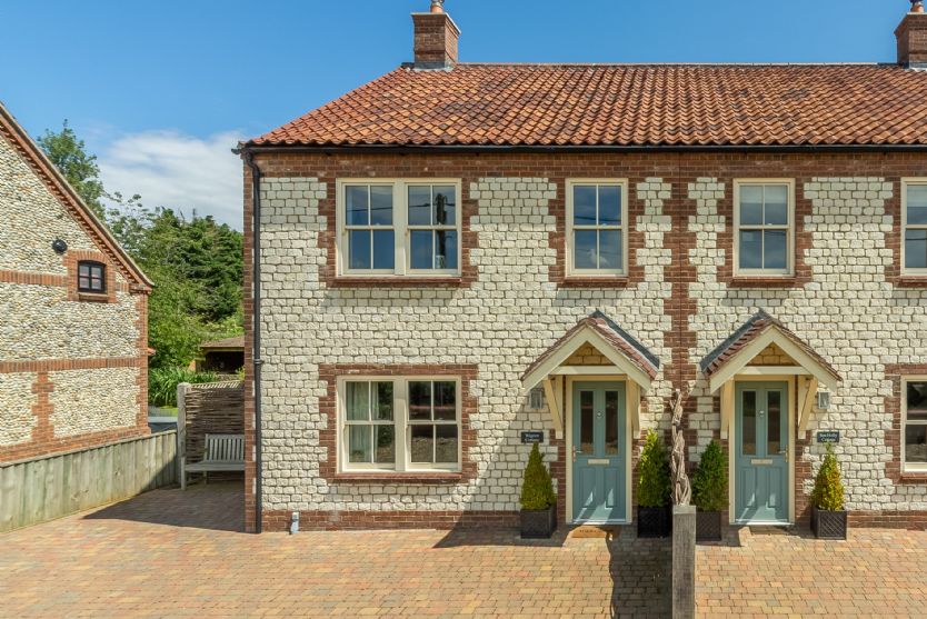 Click here for more about Wigeon Cottage