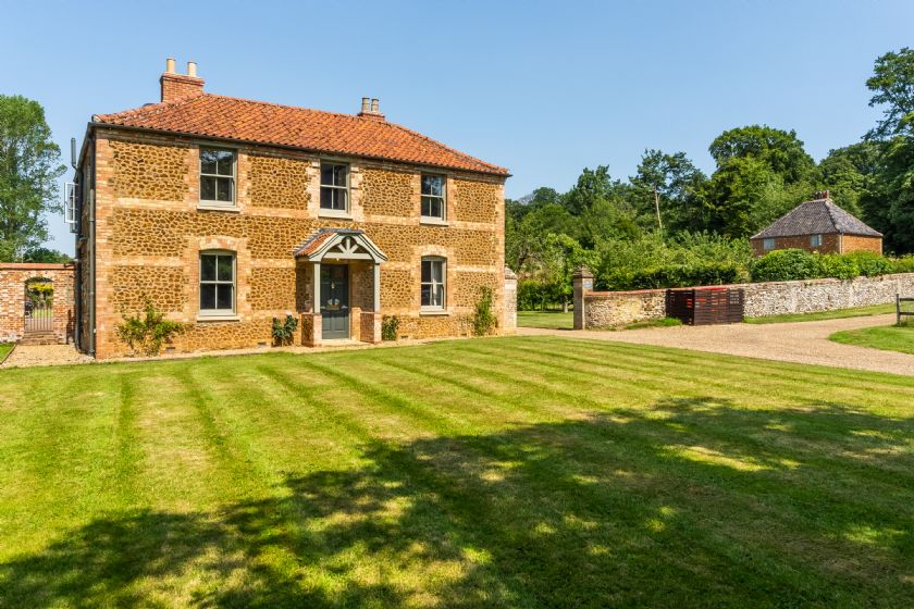 Click here for more about Gardeners Cottage (F)