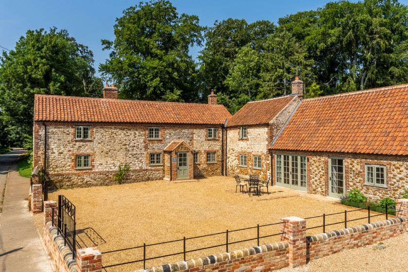 Click here for more about Market Square House