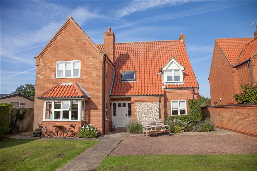 Click here for more about 2 Priory Court