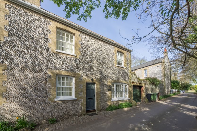 Click here for more about Middle Knoll