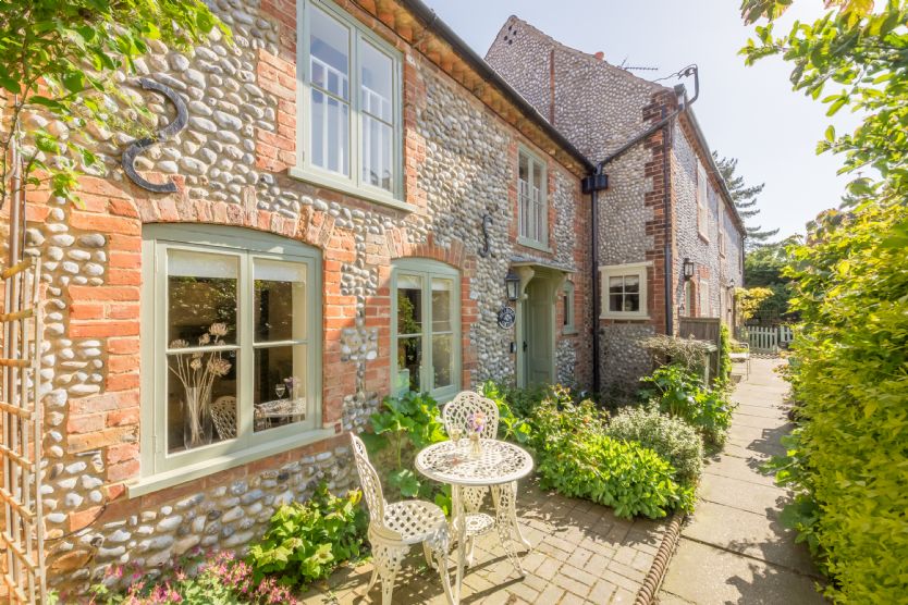 Click here for more about Hollyhock Cottage