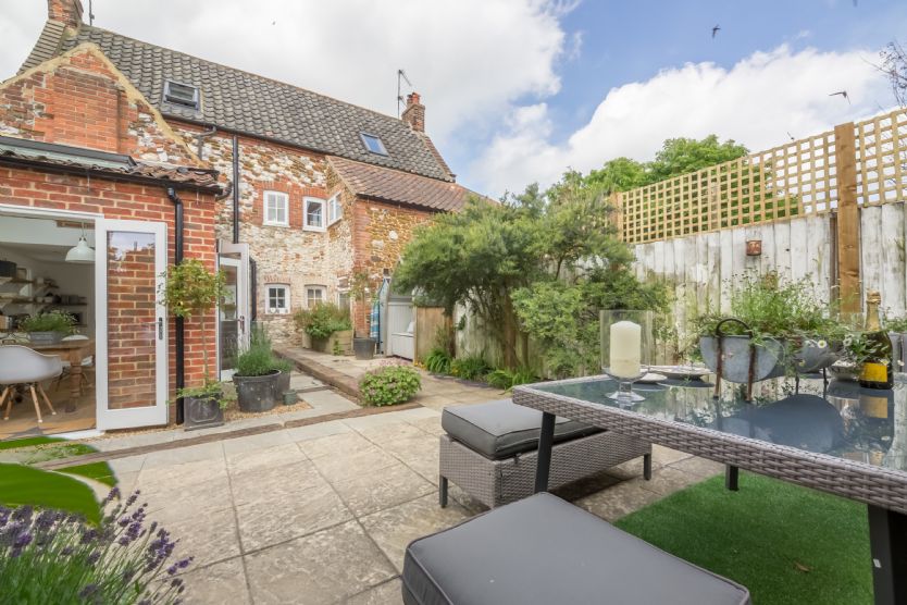Click here for more about The Cottage (R)
