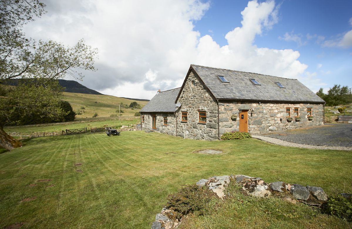 Click here for more about Llyn Golygfa