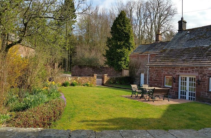 Click here for more about Stag Cottage