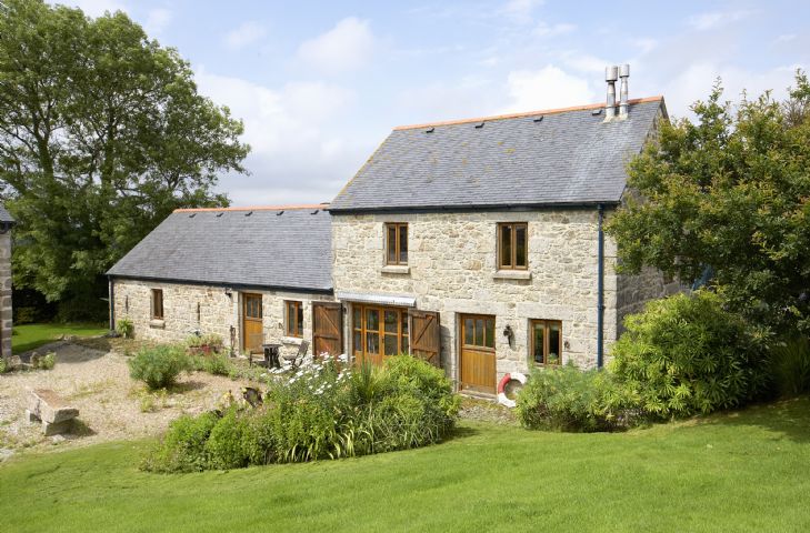 Click here for more about Tregadjack Barn