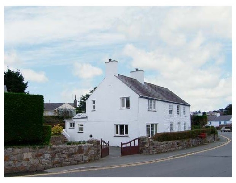 Click here for more about Glan Y Don Bach