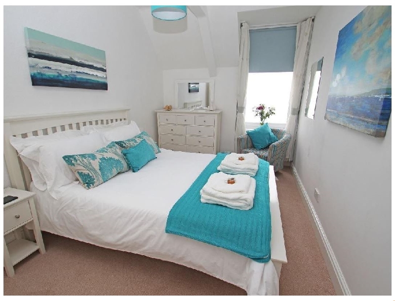 Click here for more about Headland Apt 17