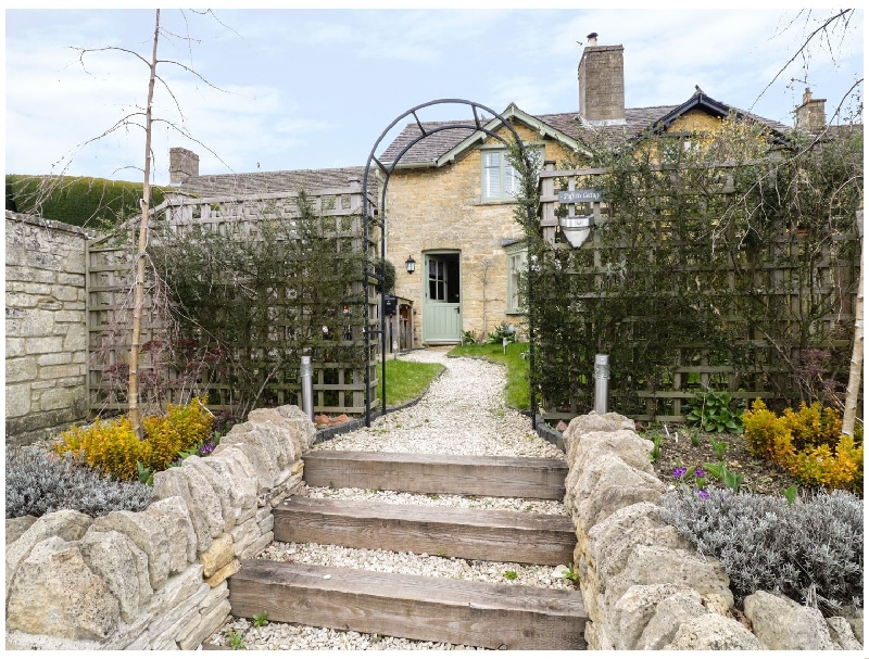 Click here for more about Puffitts Cottage