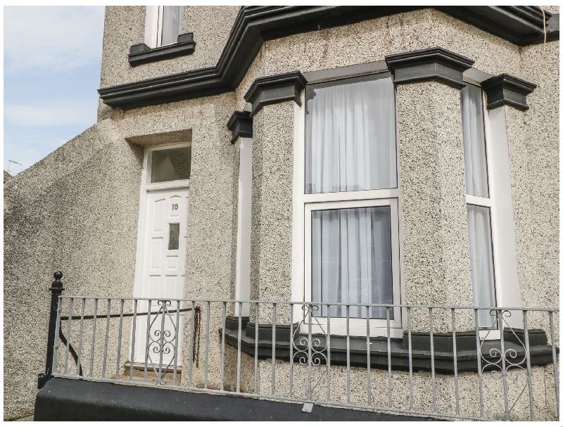 Click here for more about Hoe Apartment
