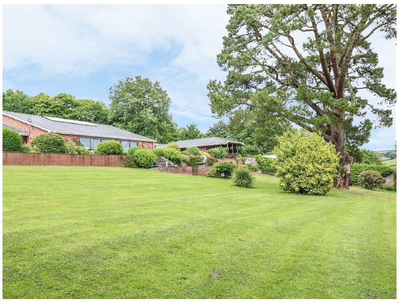 Click here for more about Wood View Cottage