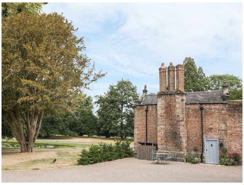 Click here for more about Lakeside Cottage