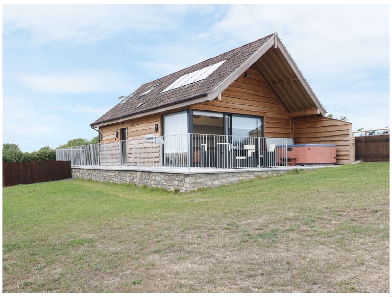 Click here for more about Swan Lodge Castle Farm