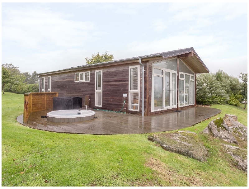 Click here for more about 11 Horizon View