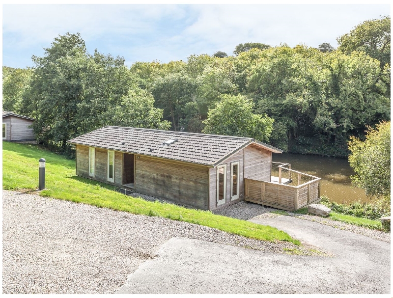 Click here for more about 7 Water's Edge