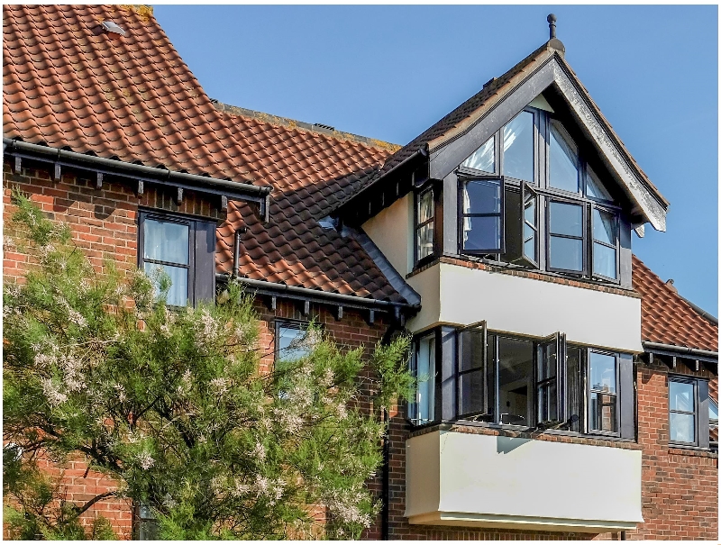 Click here for more about 4 Victoria Court