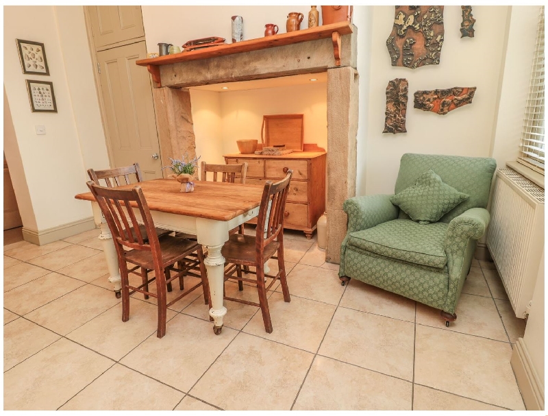 Click here for more about St Elmo's Apartment