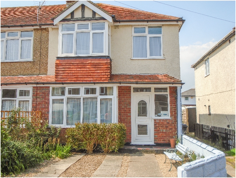 Click here for more about 32 Cranleigh Close