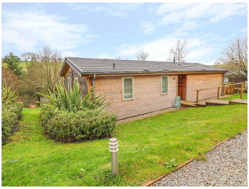 Click here for more about 8 Lake View