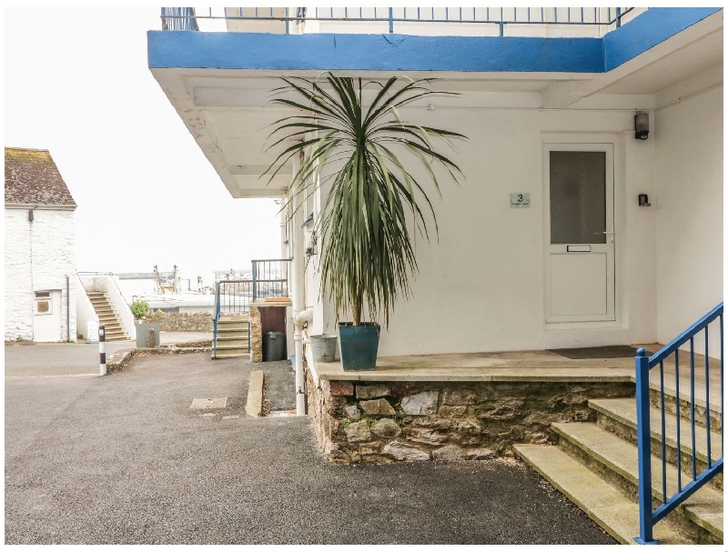 Click here for more about 3 Dolphin Court