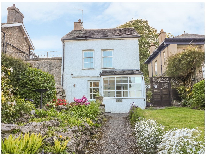 Click here for more about Chestnut Cottage