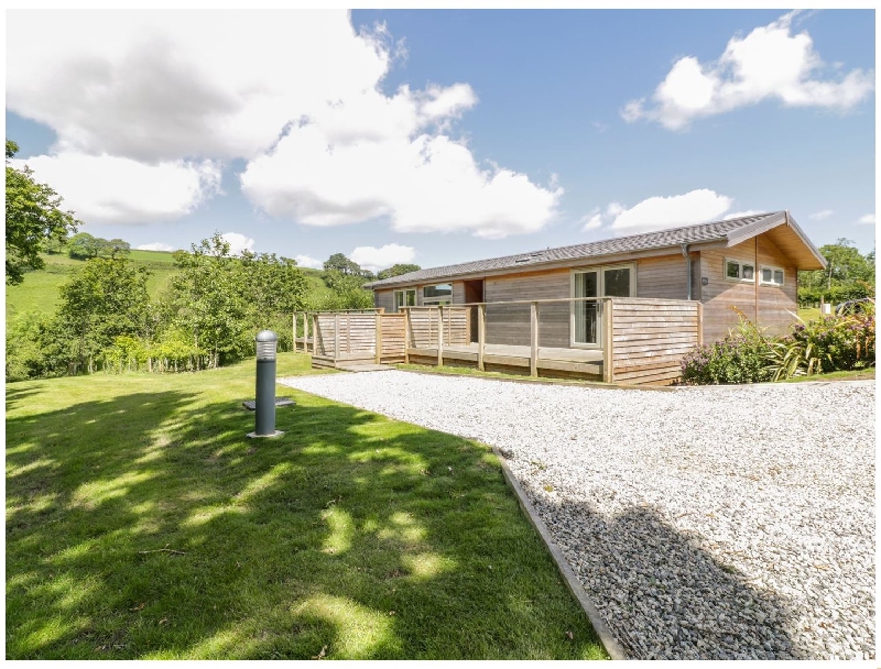Click here for more about 6 Valley View
