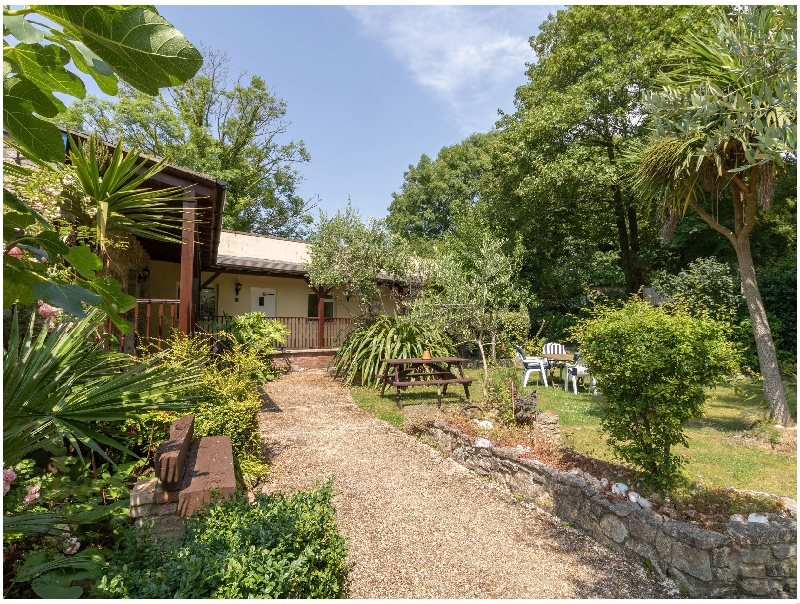 Click here for more about Riverhouse Lodge