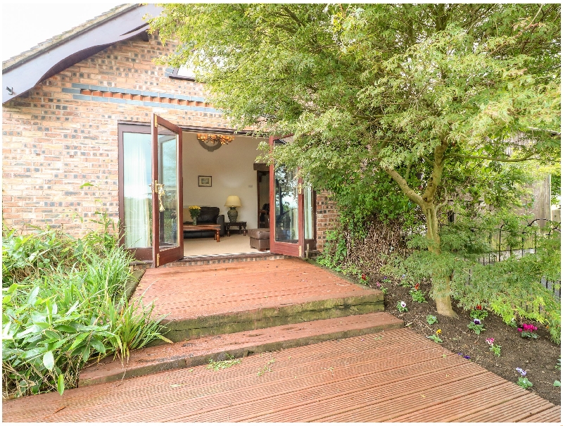 Click here for more about Frog Meadow Barn