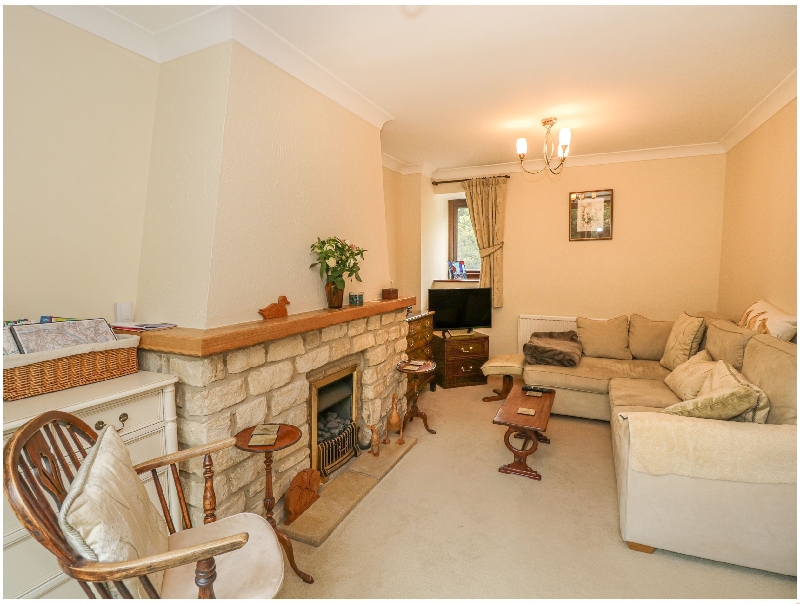 Click here for more about 13 Bowbridge Lock