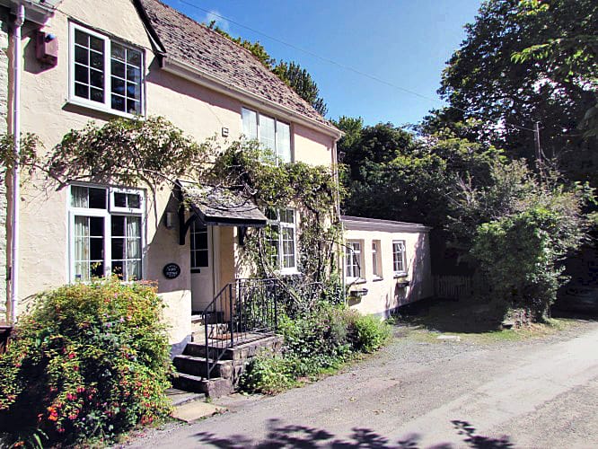 Click here for more about Alice Cottage