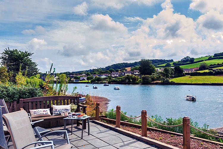 Click here for more about Boathouse Cottage